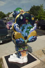 Load image into Gallery viewer, Hokie Bird Statue
